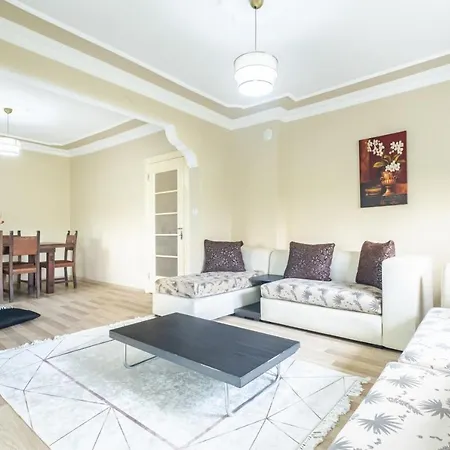 Peaceful Flat With Balcony In Kartepe Apartman