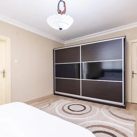Peaceful Flat With Balcony In Kartepe