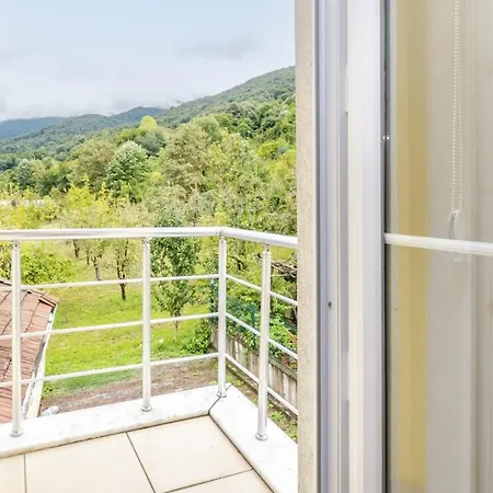 Peaceful Flat With Balcony In Kartepe